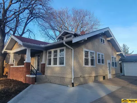 1416 N 11th St, Beatrice, NE 68310