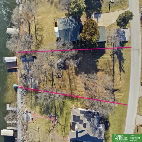 9113 Murray Dr, Plattsmouth, NE 68028