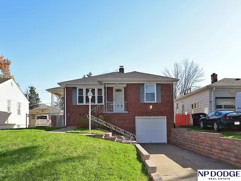 3213 S 43rd St, Omaha, NE 68105