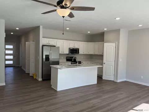 1661 Northland Dr, David City, NE 68632