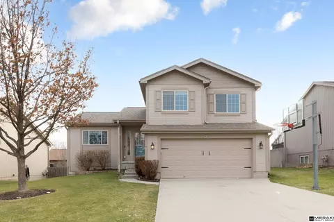 18707 Birchwood Ave, Omaha, NE 68136