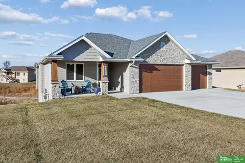 22033 Eldberberry Rd, Glenwood, IA 51534