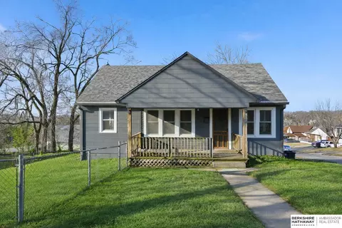 3220 N 69 St, Omaha, NE 68104