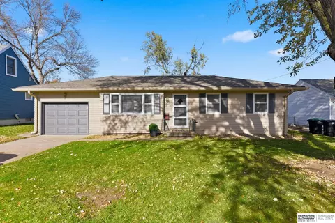 12506 A St, Omaha, NE 68144
