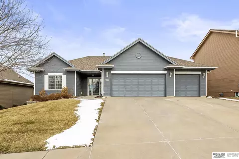 17222 Musket St, Omaha, NE 68136