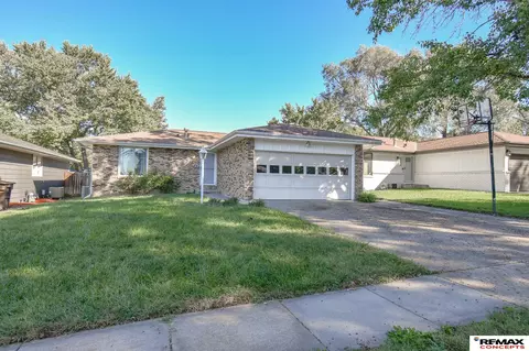 5320 Spruce St, Lincoln, NE 68516