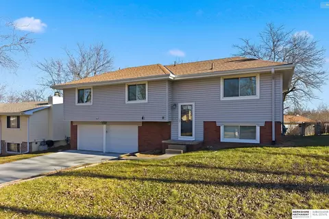 13305 S 20th Ave, Bellevue, NE 68123