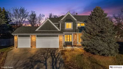 6818 N 106th Cir, Omaha, NE 68122
