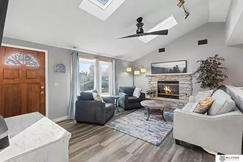 7544 Olive Ave, La Vista, NE 68128