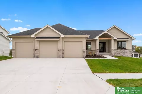 4513 S 203rd St, Omaha, NE 68135