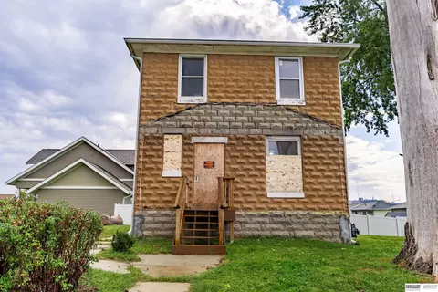 1907 Clark St, Omaha, NE 68110