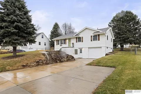 3521 N Main Cir, Elkhorn, NE 68022