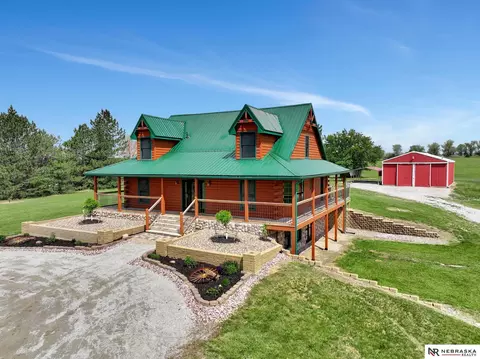 8700 W Waverly Rd, Malcolm, NE 68402