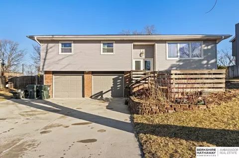 13522 Carpenter St, Omaha, NE 68138