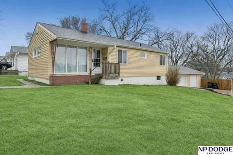 1038 N 75 St, Omaha, NE 68114
