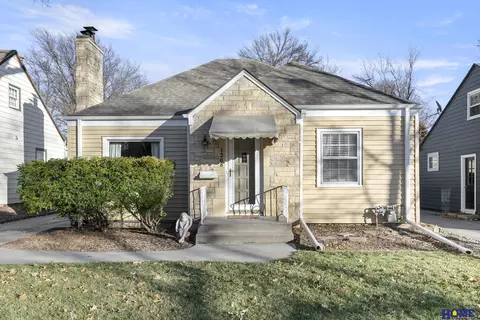 1208 S 37th St, Lincoln, NE 68510