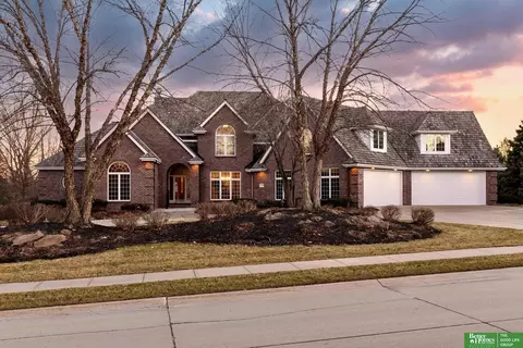 13309 Nicholas St, Omaha, NE 68154