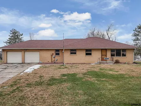 11340 Old Maple Rd, Omaha, NE 68164