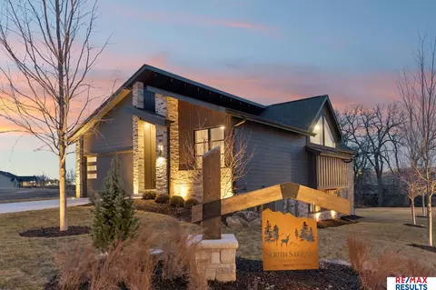 20102 W St, Omaha, NE 68135
