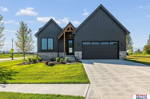 20101 W St, Omaha, NE 68135