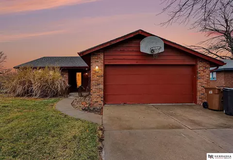 5248 Pawnee St, Lincoln, NE 68506