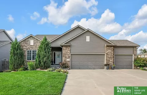 19302 G St, Omaha, NE 68135