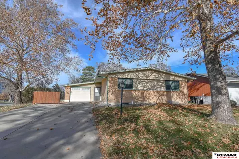 7000 S Wedgewood Dr, Lincoln, NE 68510