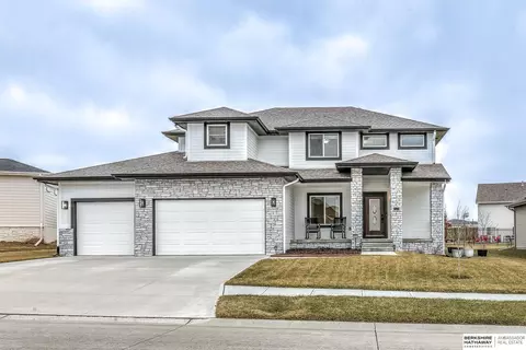 12111 S 207 St, Gretna, NE 68028