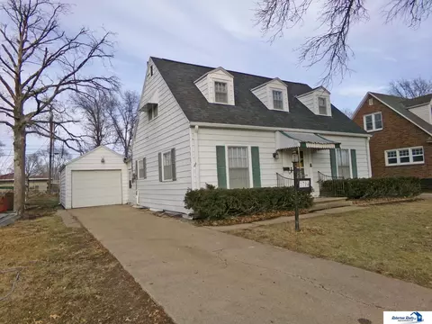 1704 Lincoln St, Beatrice, NE 68310