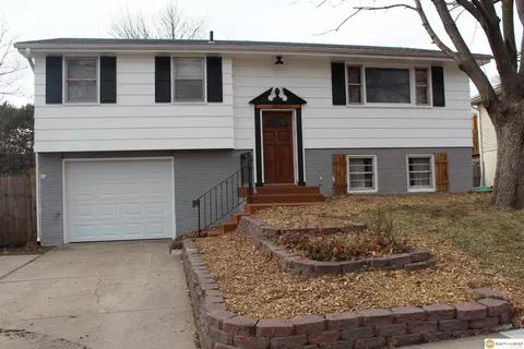 4815 S Haven Dr, Lincoln, NE 68516