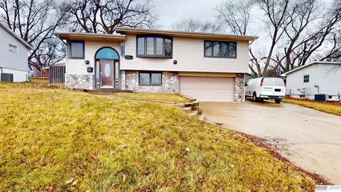 7306 S 85th St, La Vista, NE 68128