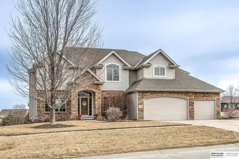 19534 Bellbrook Blvd, Gretna, NE 68028