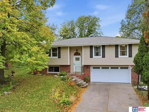 4831 S 65th St, Lincoln, NE 68516