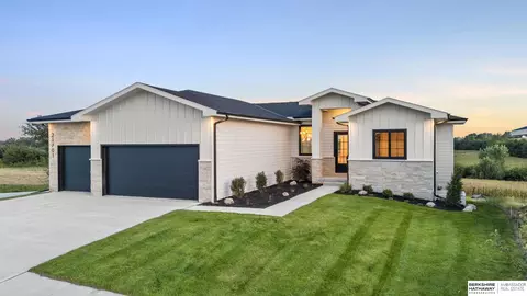 21701 B St, Elkhorn, NE 68022
