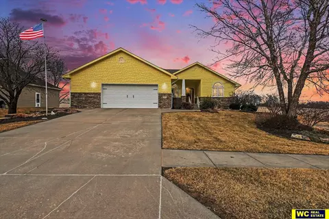 710 Cady Dr, Arlington, NE 68002