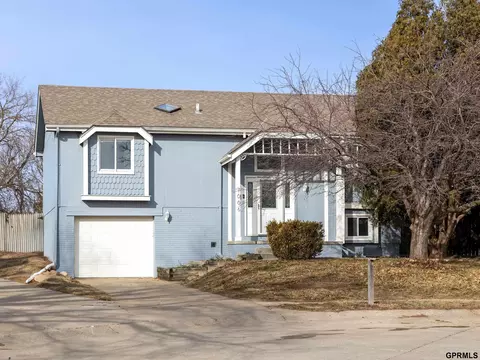 7006 S 133 Cir, Omaha, NE 68138
