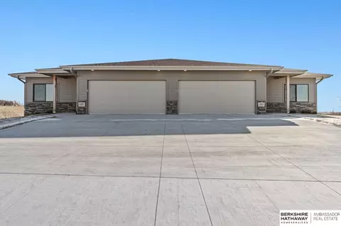 14811 Bruning St, Bennington, NE 68007