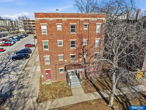 1630 H St #D5, Lincoln, NE 68508