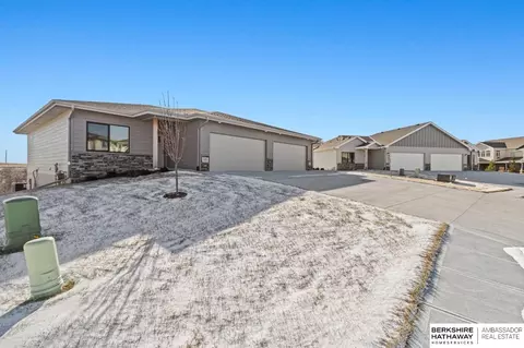 14807 Willow St, Bennington, NE 68007