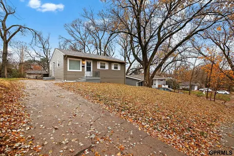 4237 Curtis Ave, Omaha, NE 68111