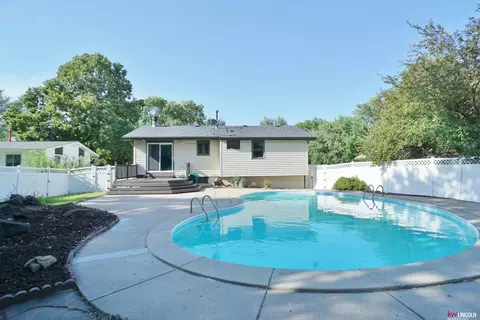 2521 County Down Ct, Lincoln, NE 68512