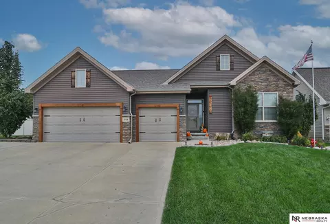 17116 Joanne Dr, Omaha, NE 68136