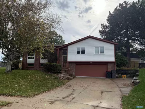 2631 Cheshire Ct, Lincoln, NE 68512