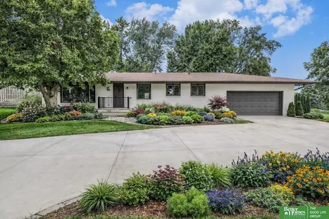 1216 S 108th St, Omaha, NE 68144