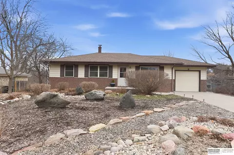 8516 Evans St, Omaha, NE 68134