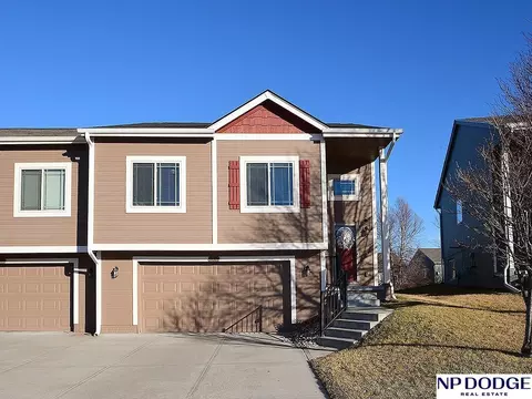 16304 Browne St, Omaha, NE 68116