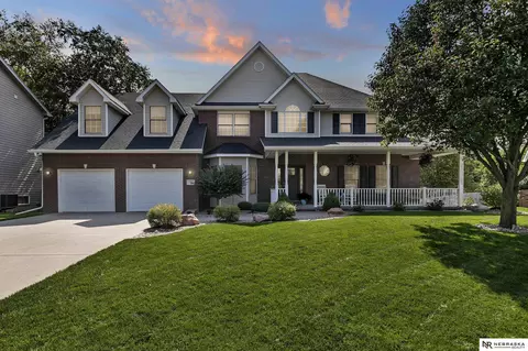 7907 Nob Hill Rd, Lincoln, NE 68516