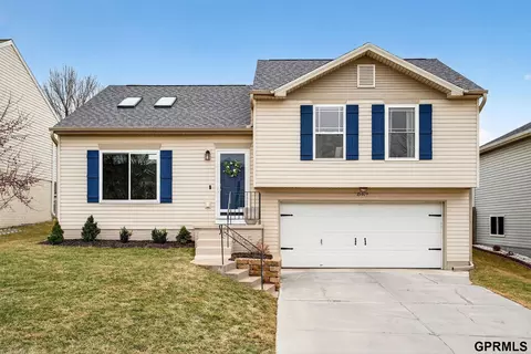 15409 Willit St, Bennington, NE 68007