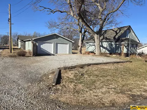 Exterior - 1109 Pelham, Beatrice, NE 68310 photo 2 of 4