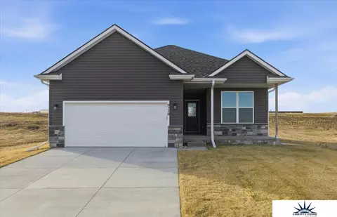 9710 N 167th Avenue Cir, Bennington, NE 68007
